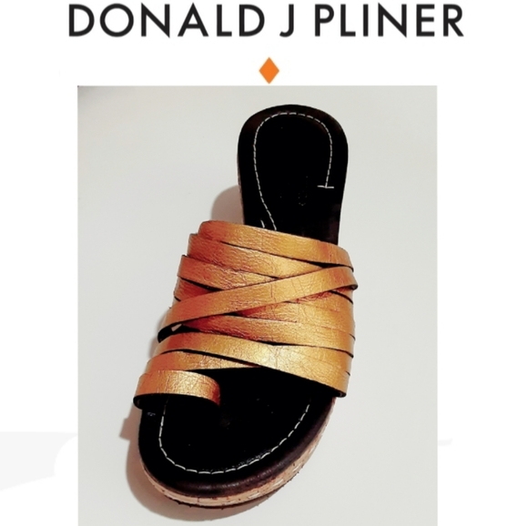 Donald J. Pliner Shoes - Donald J Pliner Metallic Strappy Sandal LIKE NEW